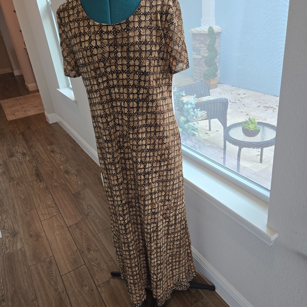 Saint Tropez West Maxi Dress Womens Size Medium Brown Black Tribal Sheath Lined